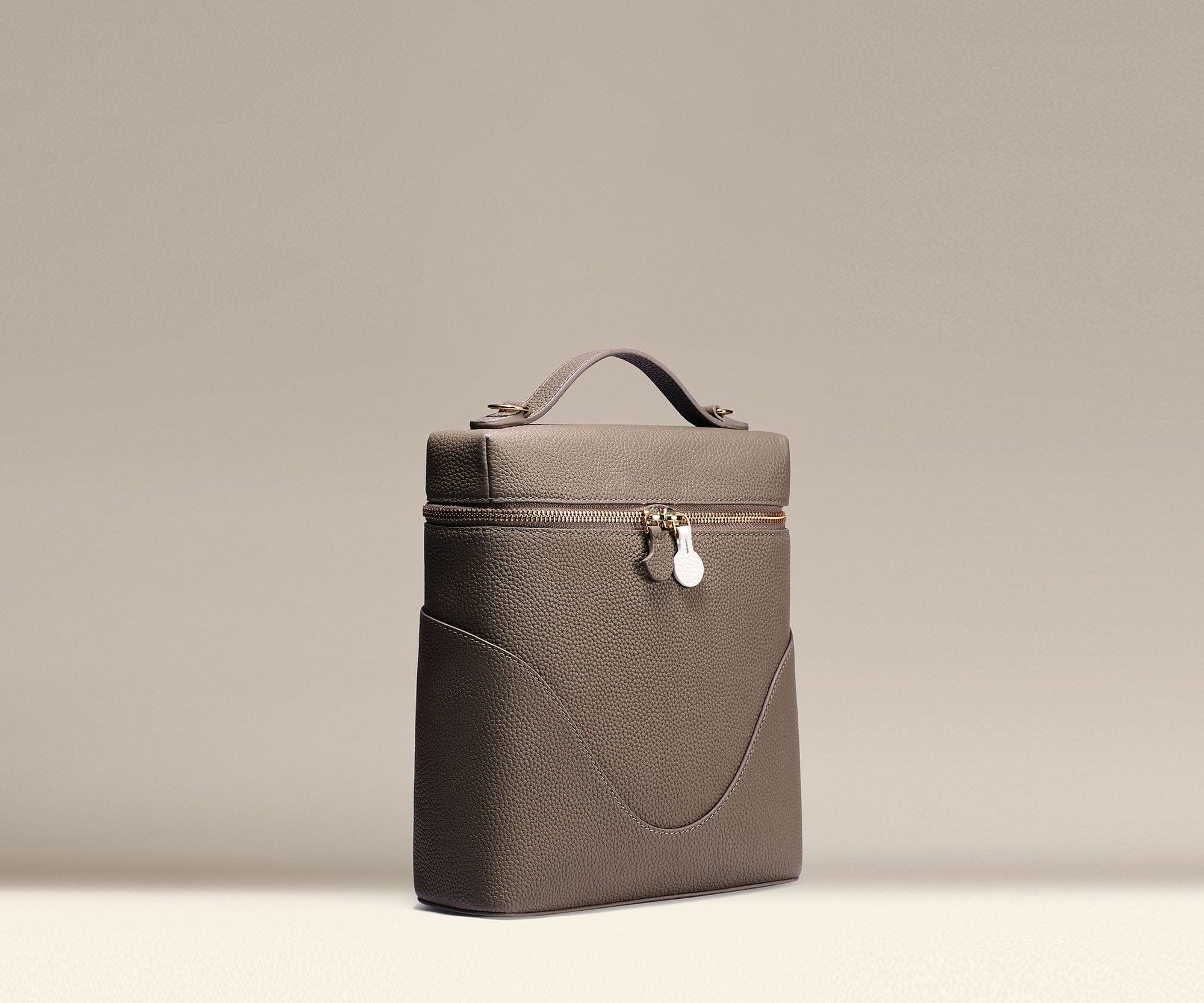 Order 4 pieces（ get extra 3 wallet as a freebie and 40 dollars shipping fee off）